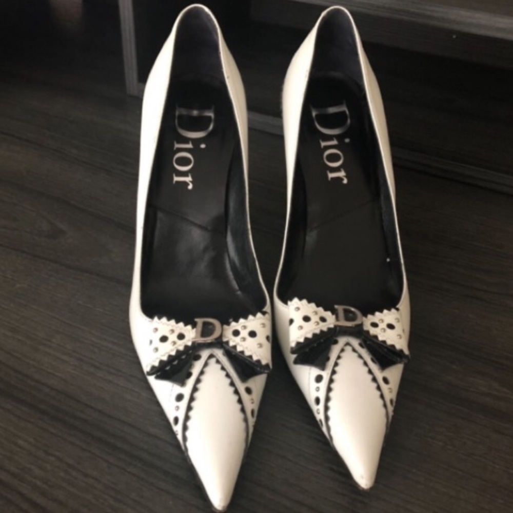 Authentic Dior white & black pumps